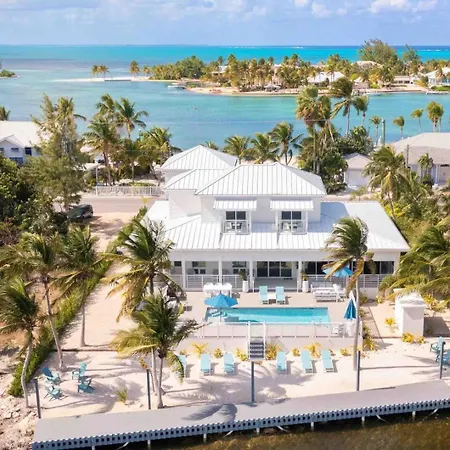Caribe Sun - Modern Villa With Pool! Walk To The Rum Point Club & Kaibo